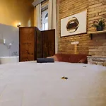 Lägenhetshotell Budapestayz - Raday 3*